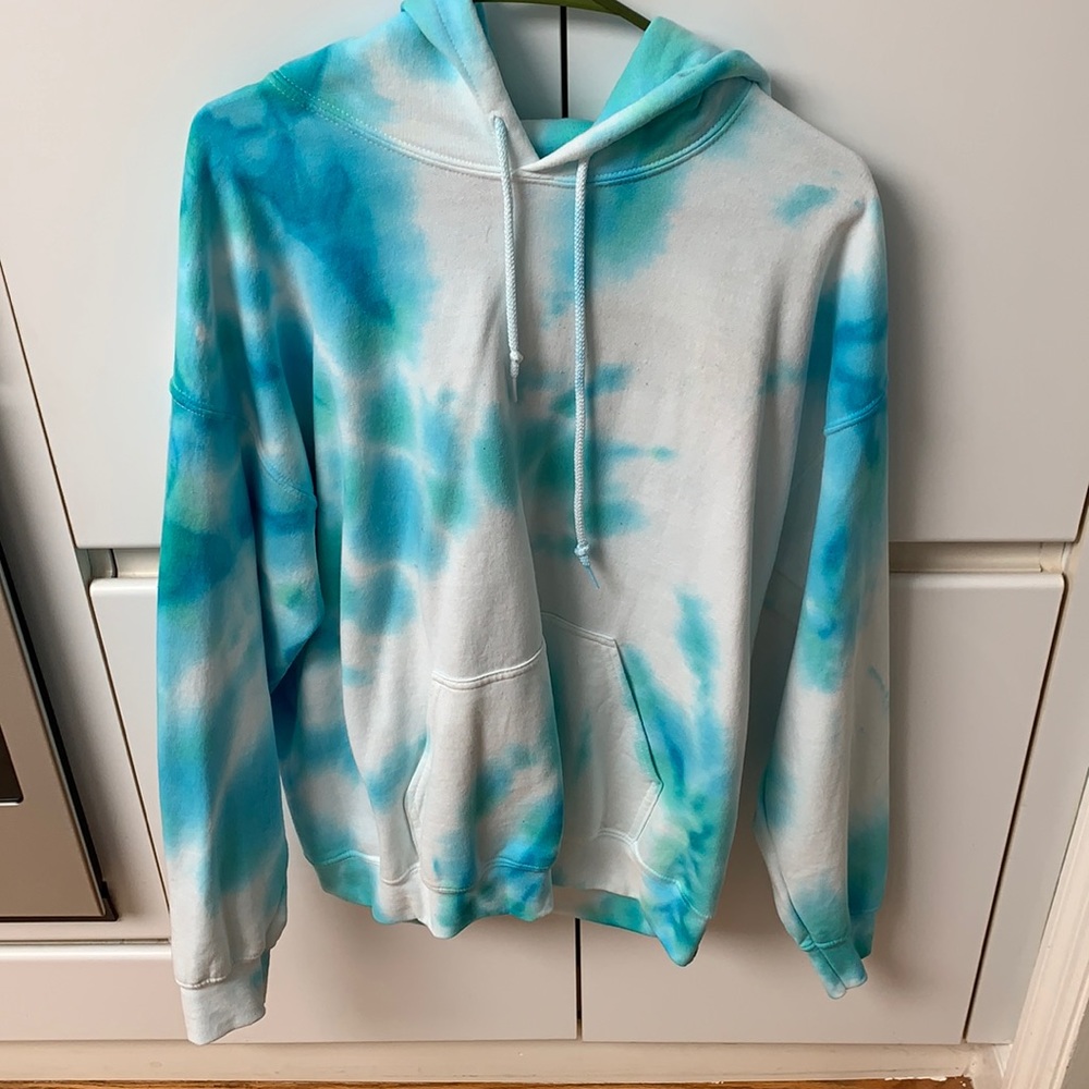TIE DYE HOODED SWEATSHIRT
